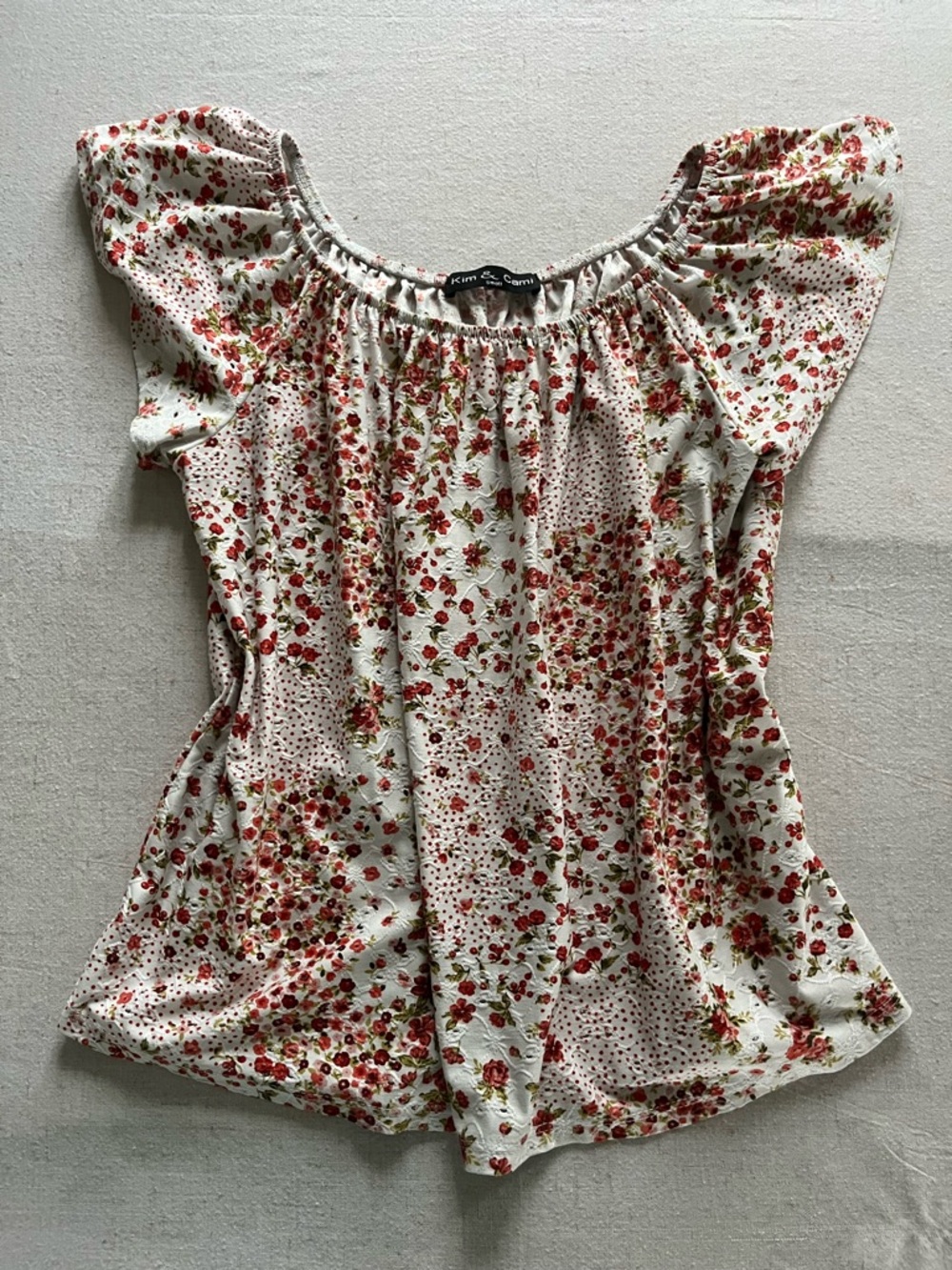 Kim & Cami White Floral top with Red Rose Print